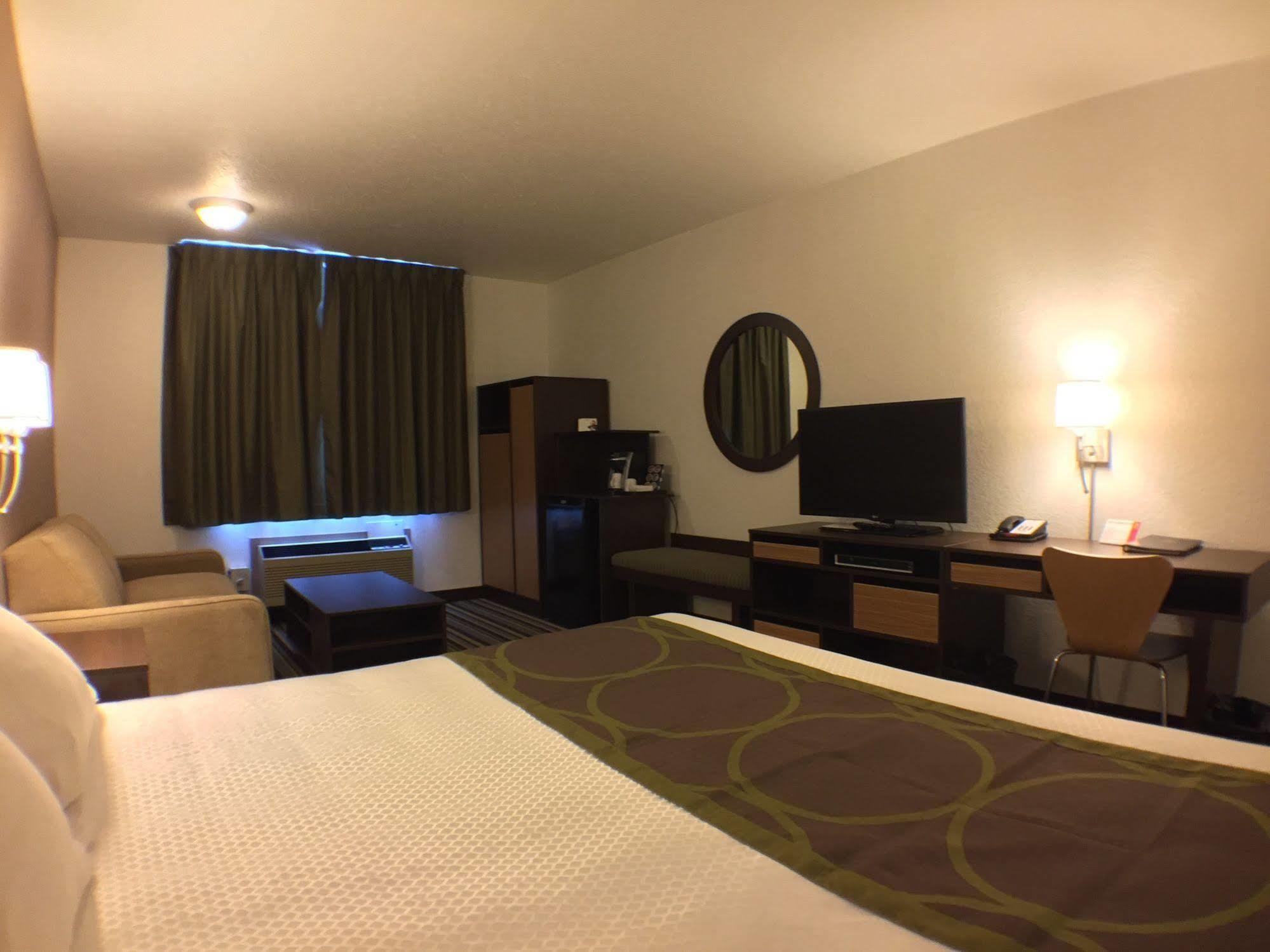 Super 8 By Wyndham Kenora Hotel Luaran gambar
