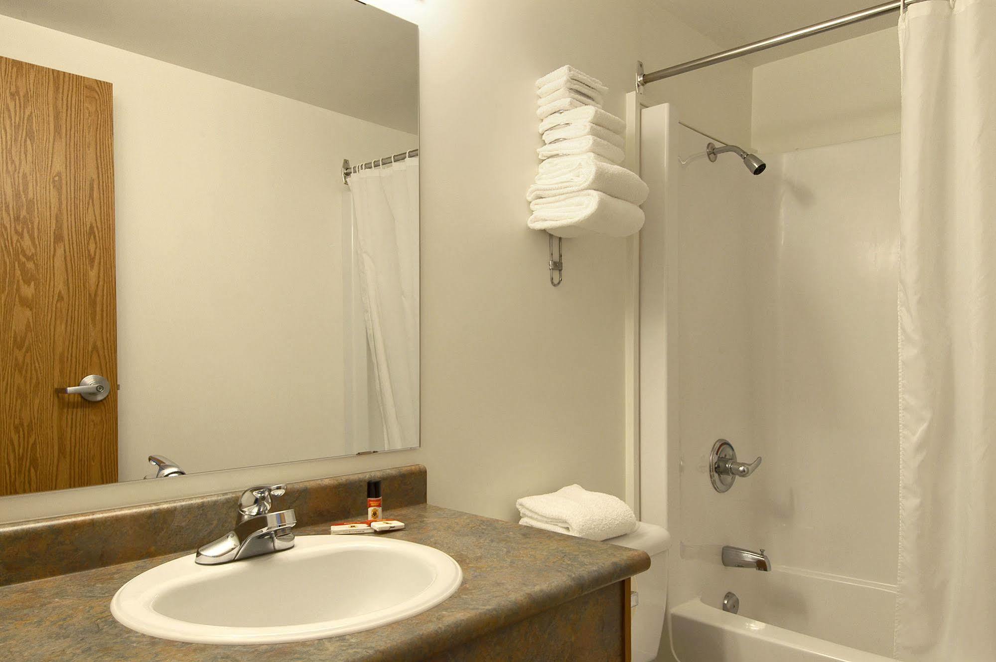 Super 8 By Wyndham Kenora Hotel Bilik gambar