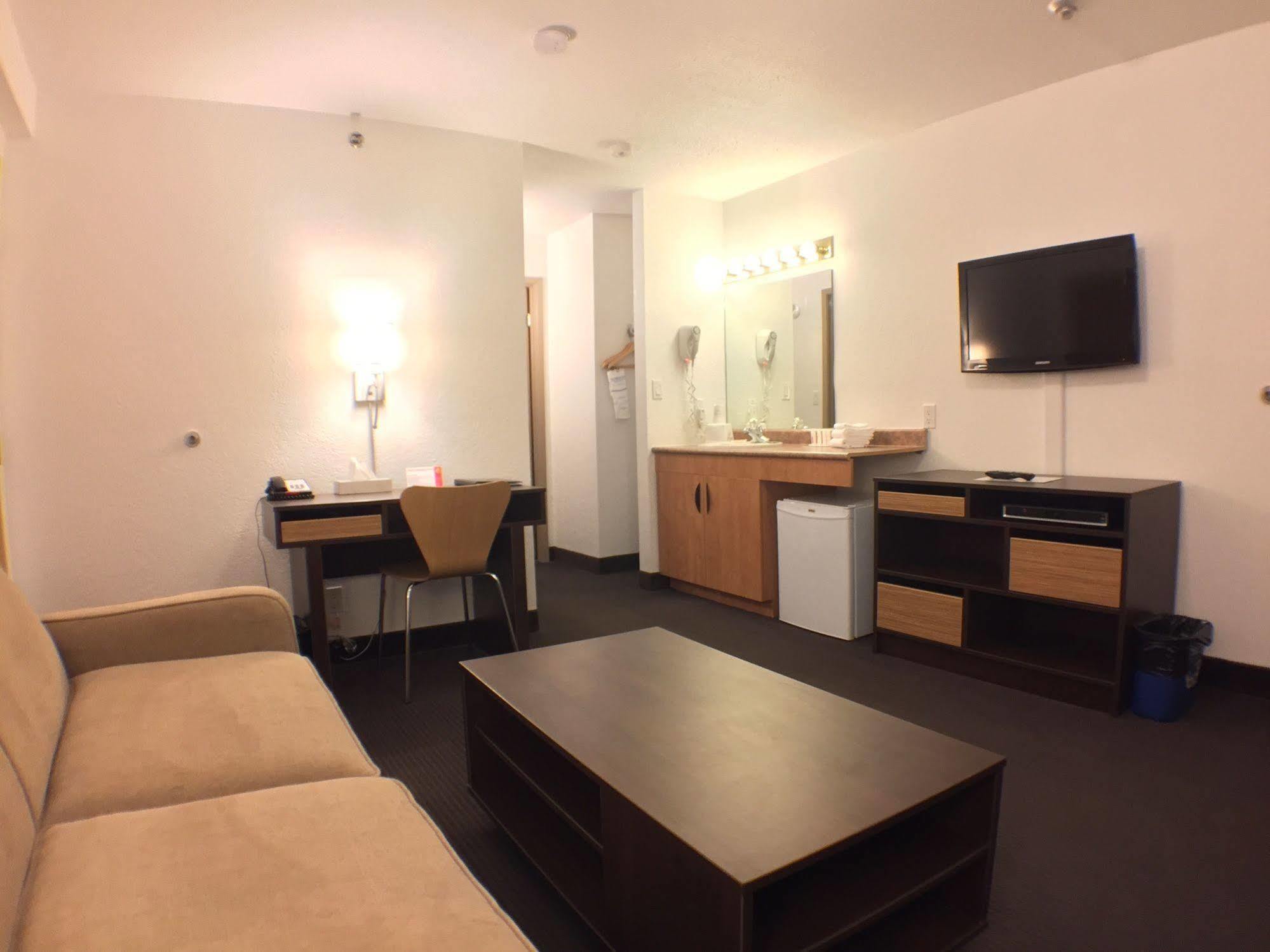 Super 8 By Wyndham Kenora Hotel Luaran gambar