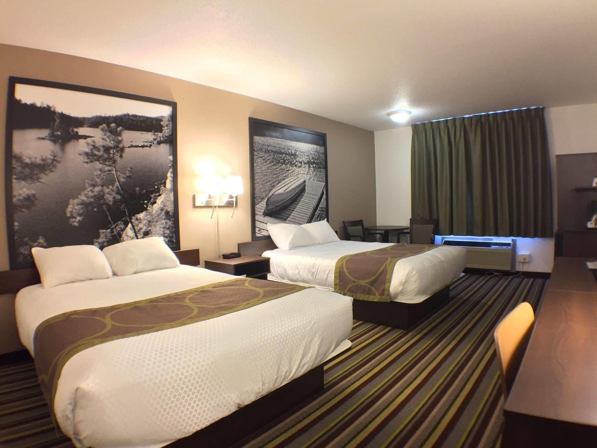 Super 8 By Wyndham Kenora Hotel Luaran gambar